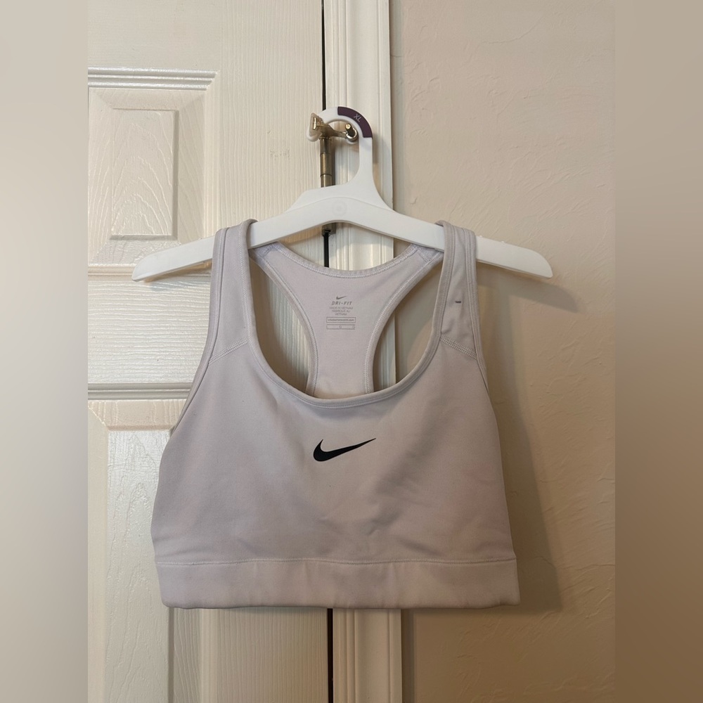 Women’s Nike sports bra. White size L
